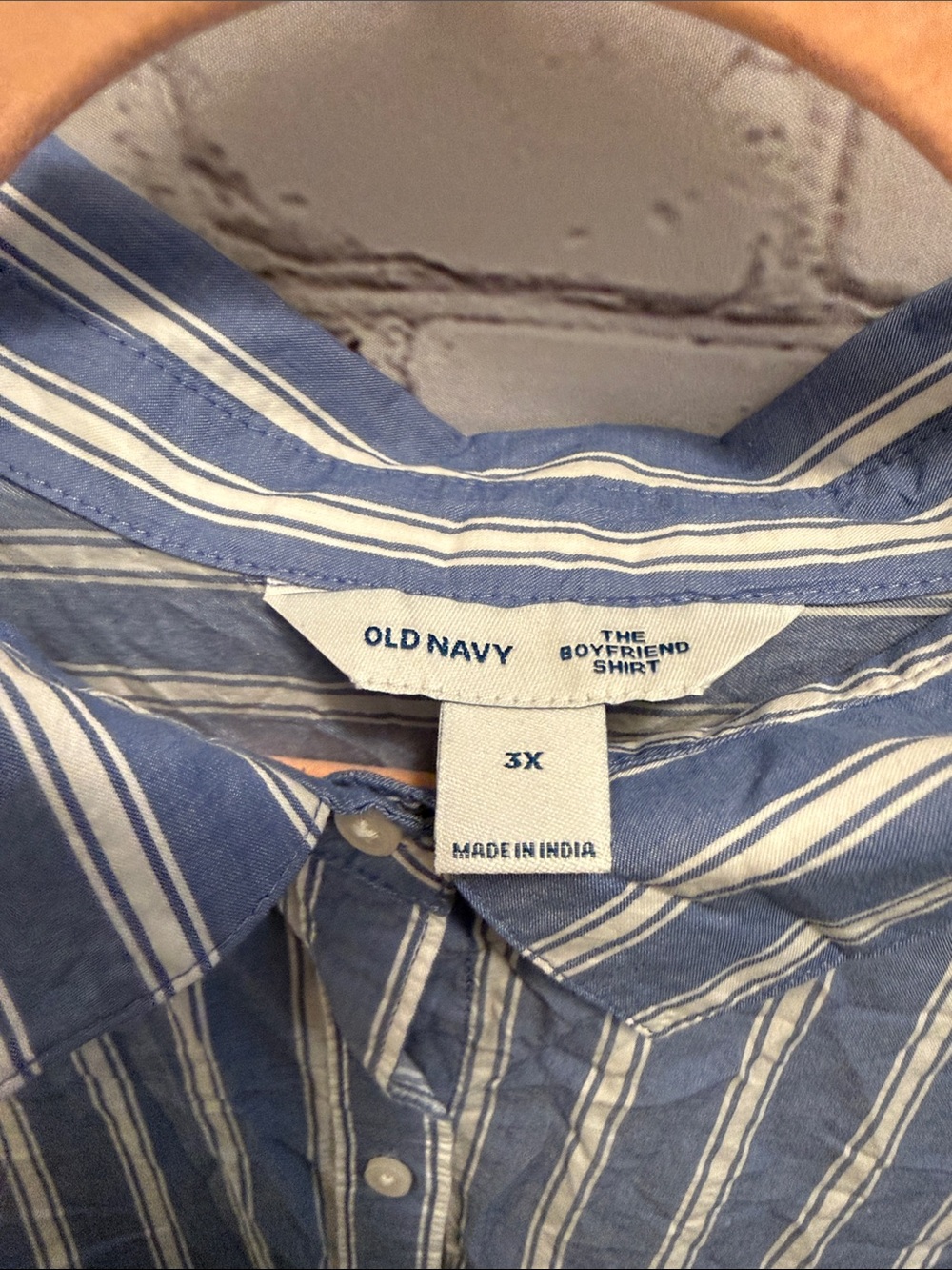 Old Navy Blue and White Striped Women's Button-Up Blouse - Picture 3 of 7
